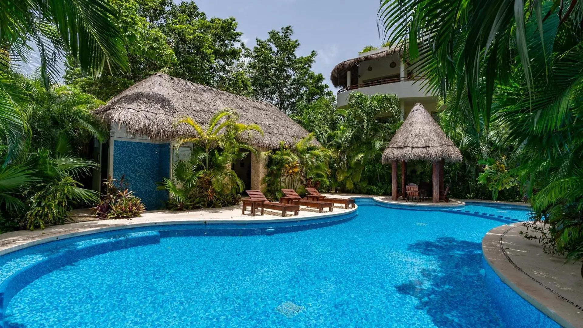 Luxury Penthouse With Private Rooftop & Hot Tub Tulum