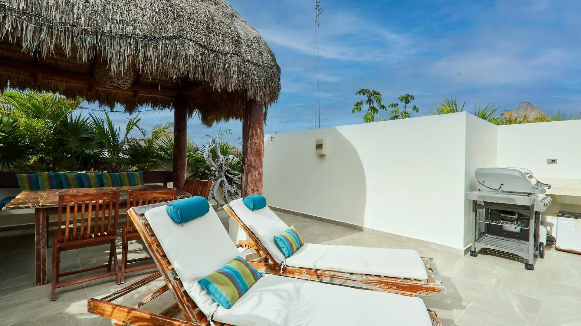 Luxury Penthouse With Private Rooftop & Hot Tub Tulum